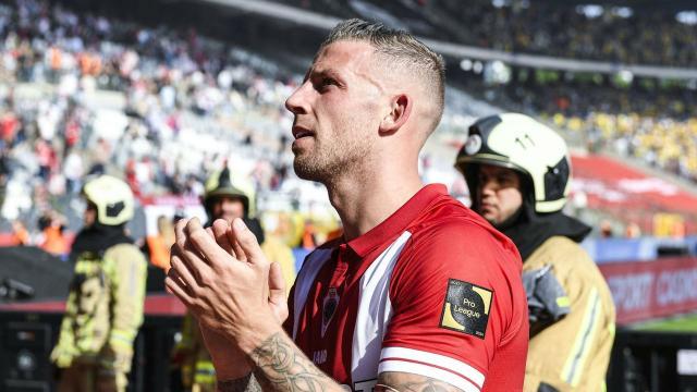 1732088539039055804.jpg 开云-比利时铁卫宣布季末退役 曾因惊恐症告别国家队