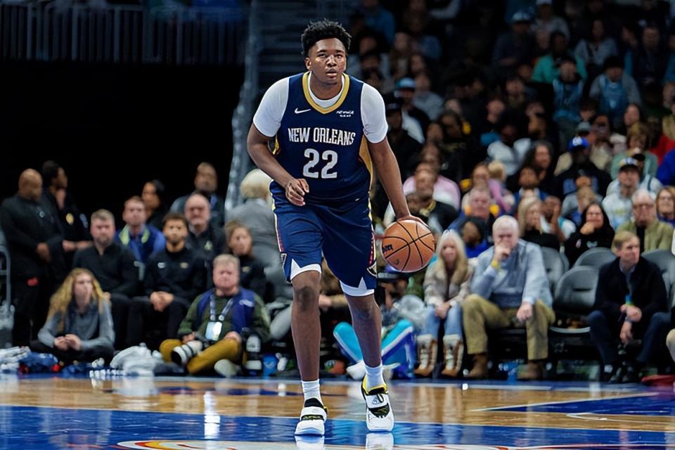 大半个赛季一点进步都没有,鹈鹕需要调整对内线新秀的培养方式?