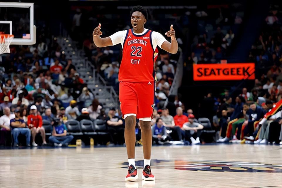 大半个赛季一点进步都没有,鹈鹕需要调整对内线新秀的培养方式?